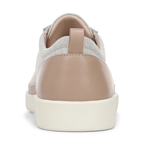 Vionic Winny Sneaker - Color: Natural Canvas - Picture 4 of 7